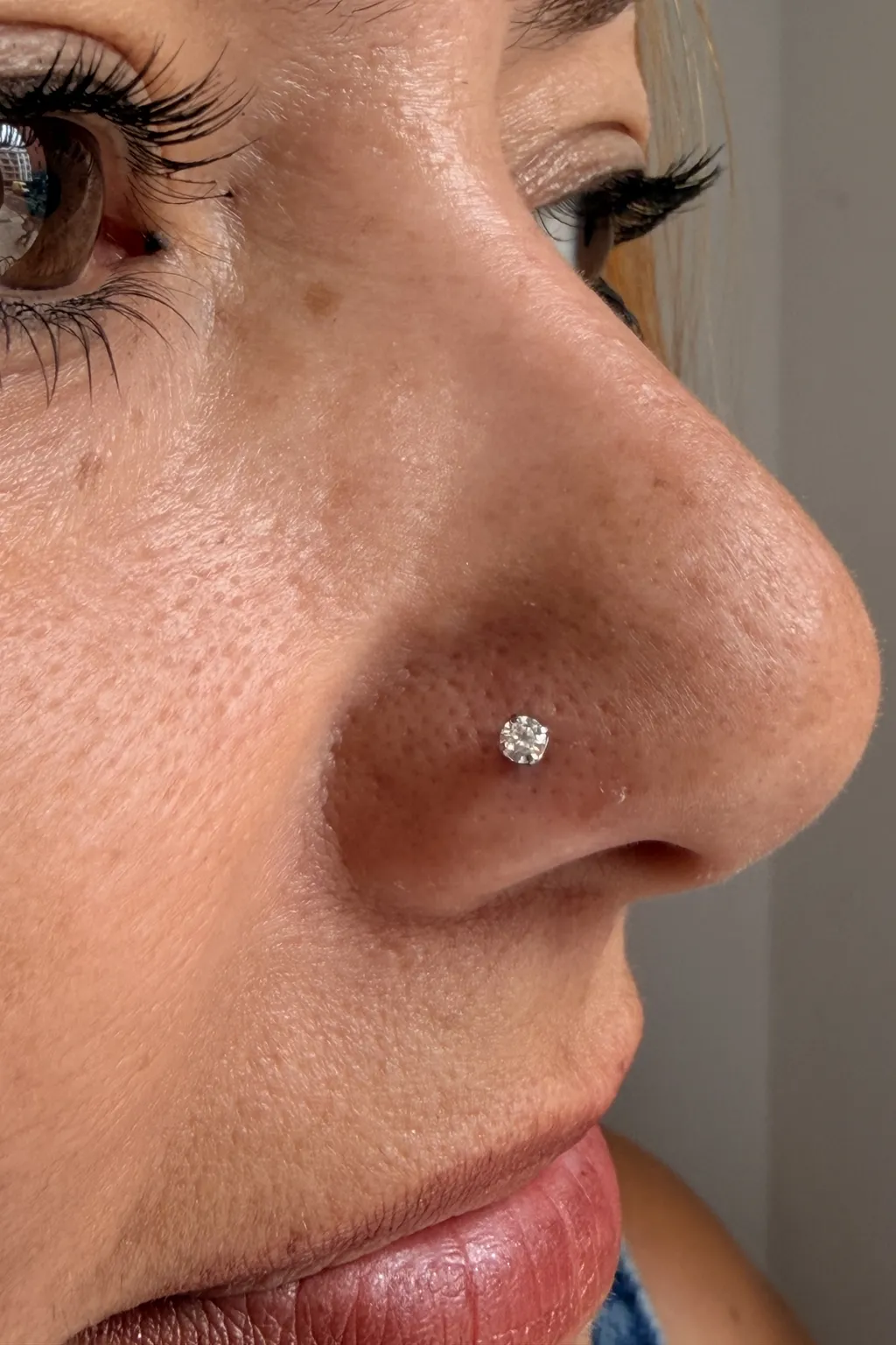 Piercing de nariz en Tenerife: aleta o septum, joya inicial y cuidados